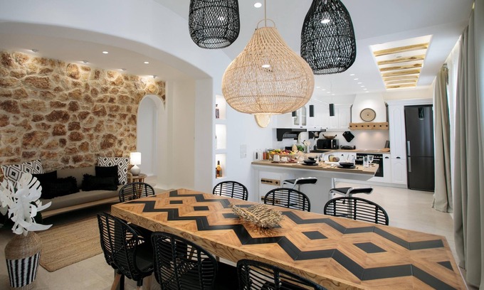 Naxos Town Apartment | Superior 3 Bedrooms Luxurious Apartment in the heart of Naxos Town