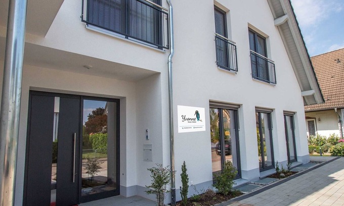 Rust Cottage | Superior-juniorsuite - mit Sep. Schlafzimmer & Balkon - Pension Yvonne - Superior