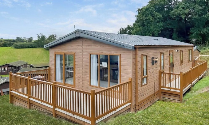Tunstall Ski Chalet | Superior Lodge 2 Bed