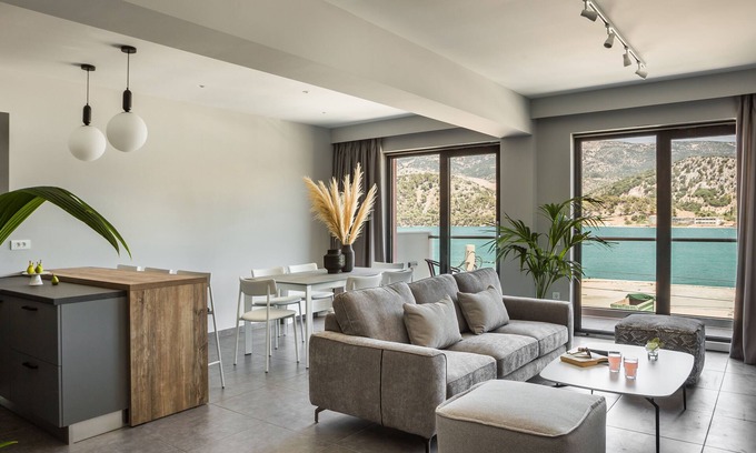 Argostoli Town Apartment | Superior Suite-3 bedroom-2 bathroom-Sea View/135m²