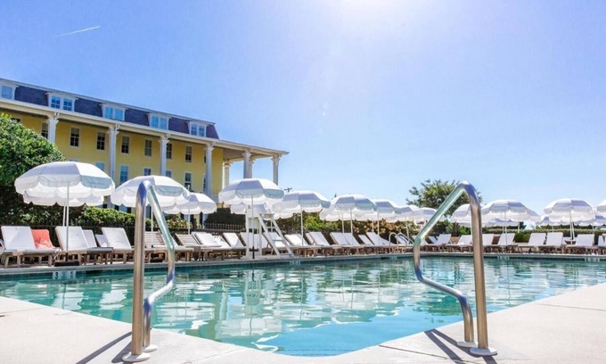 Cape May Hotel | Superior Two Queen Town Side | Congress Hall