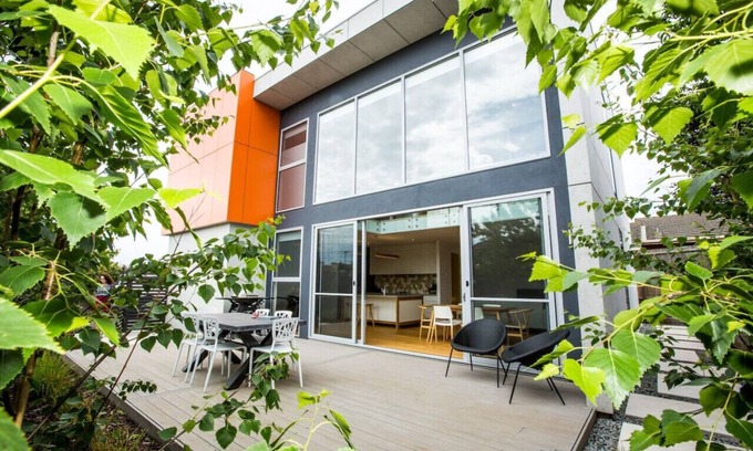 Warrnambool House | Superorange - 6 guests (including 0-2 year olds)