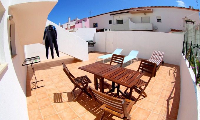 Peniche House | Supertubos beach house(with wi fi)
