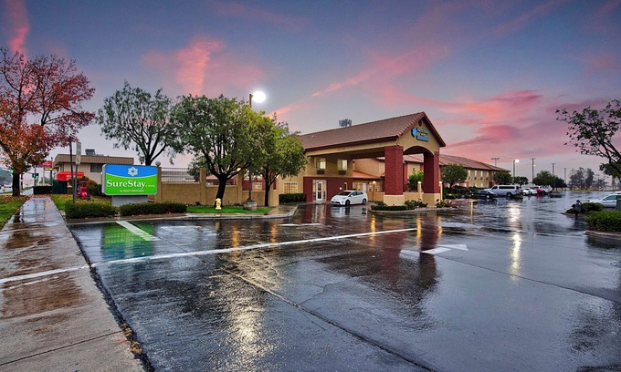 Fontana Hotel | SureStay Hotel by Best Western Fontana