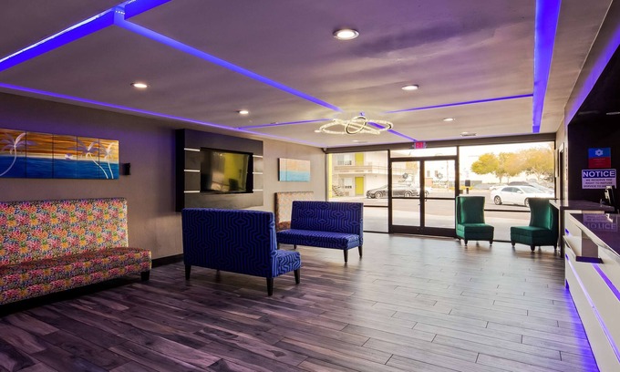 Point Richmond Hotel | SureStay Plus Hotel by Best Western Point Richmond