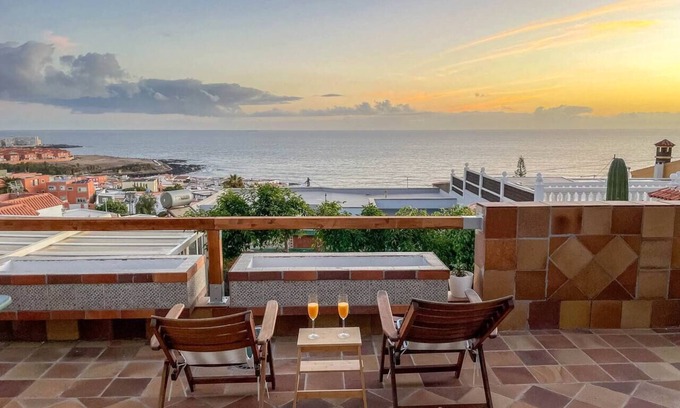 Telde House | Surf-Check House - 3 min walk to the Beach