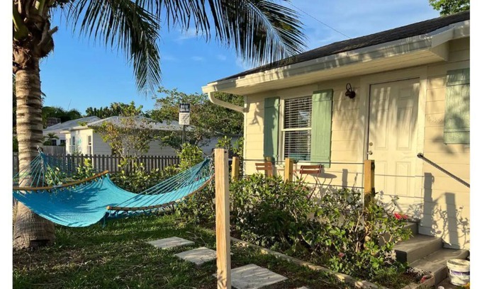 Mango Groves Cottage | Surf Out our Beachy Cottage-King Bed w/Private Fenced Patio