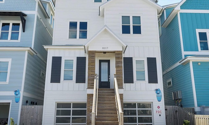 Bel Air House | "Surf Shack" Luxury Beachfront in Panama City Beach with Private Pool, & Game Room!