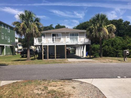 Surfside Beach House | Surfside Beach/Capt. Jacks ~50 FT From Beach 3br/3ba