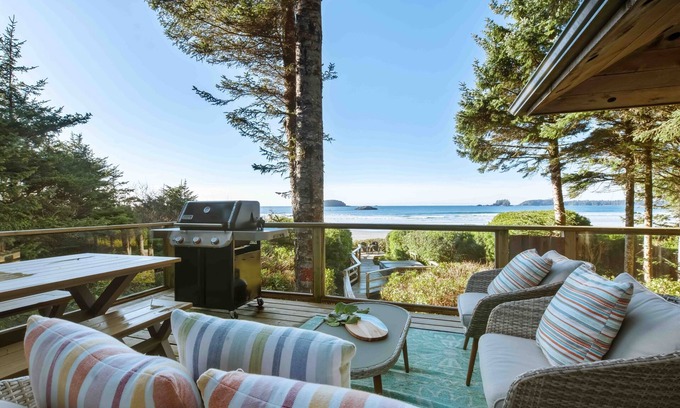 Tofino House | Surfside Lodge-Right on Chesterman, Sauna, Hot Tub