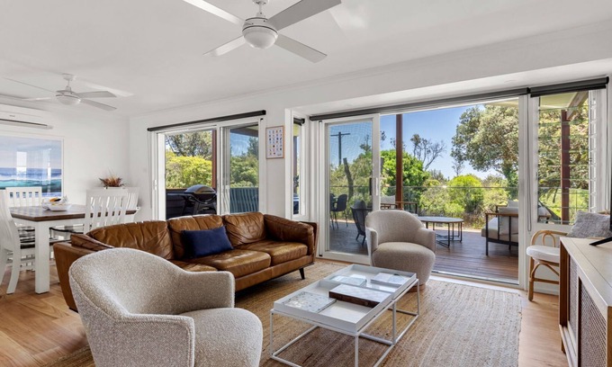 Culburra Beach House | Surfspray - Pet Friendly - Absolute Beachfront