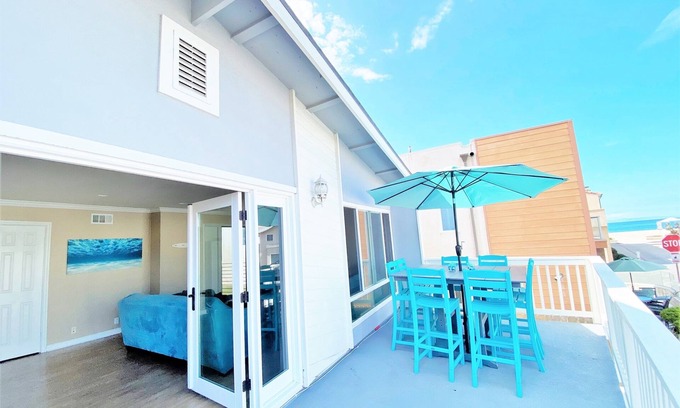 West Newport House | SurfView1Min2BeachDisney25Min BikesPark2CarsWasher