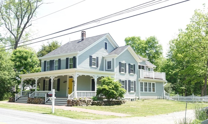 New Hampton House | Susan Murray Room