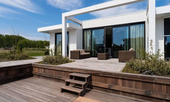 Zeewolde Villa | Swanky villa in Zeewolde with garden