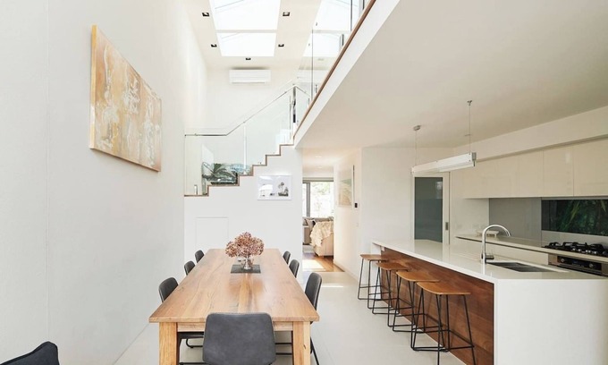 Geelong House | Swanston Sands Sophisticated Comfort by the Beach
