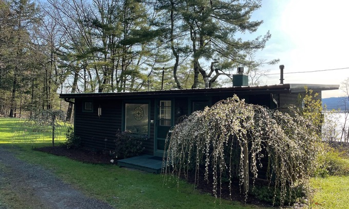 Cooperstown - Otsego Lake Cottage | Sweet 1 Bedroom Bungalow - Otsego Lake