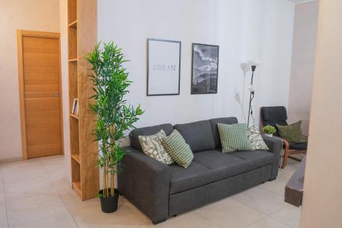 Torrino Apartment | Sweet 3 bedr apt - 3 stops from Piramide