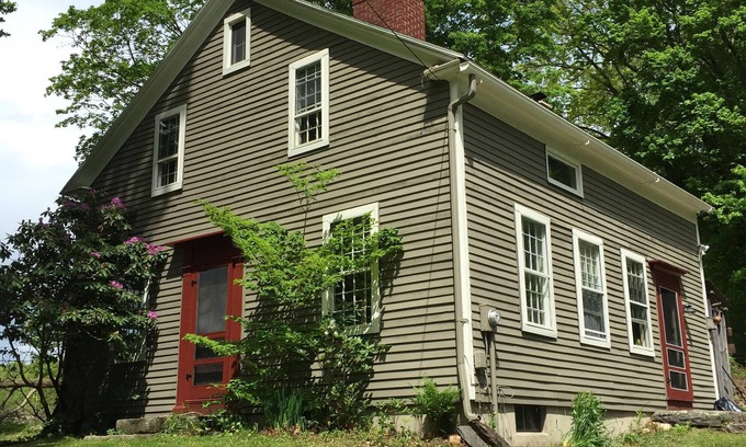 Cornwall Bridge House | Sweet Beehive Cottage/Berkshire foothills. MONTHLY RENTAL/minimum 15 days