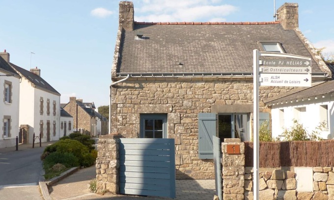 Saint-Philibert Ski Chalet | Sweet Fisherman Cottage