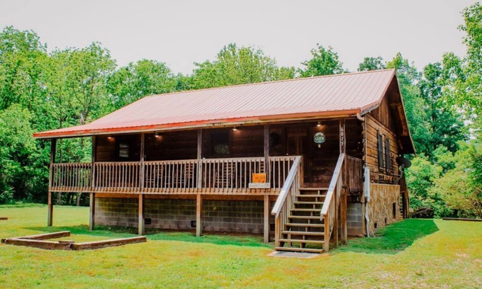 Cosby Cabin | 'Sweet Life' *Log Cabin on Cosby Creek with Wifi *No contact check in