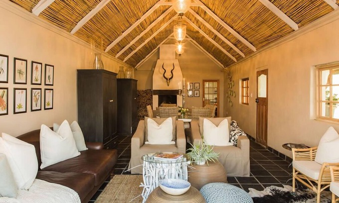 Britstown House | Sweetfontein Boutique Farm Lodge