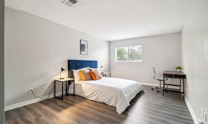 Gainesville Apartment | Sweetwater 5B I Beautiful 1Bd Apt I Free Parking
