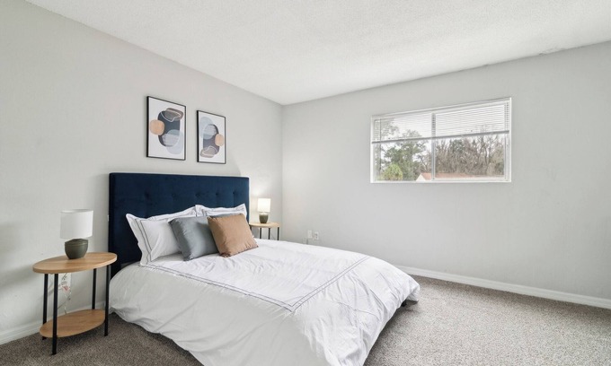 Gainesville Apartment | Sweetwater 7C I Beautiful 2Bd Apt I Free Parking