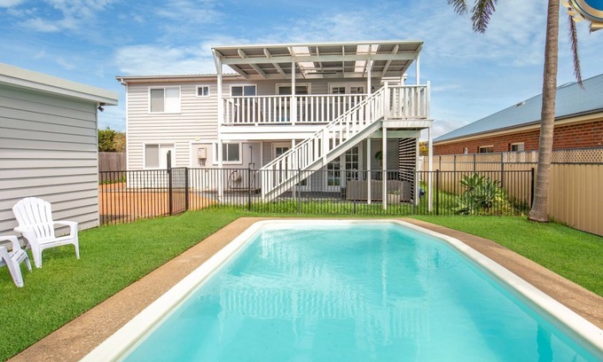 Culburra Beach House | Swell - Pet Friendly - 2 Mins Walk to Beach