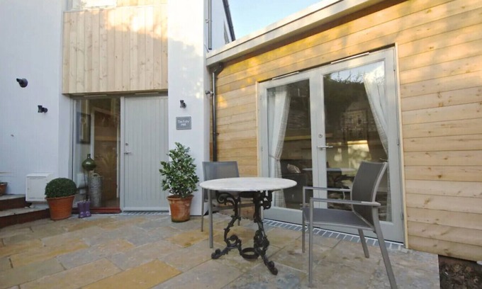 Norwich House | Swift Host The Folly