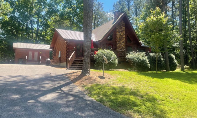 Falls of Rough Cabin | Swiftwater-Secluded Log Cabin-Falls Of Rough nnPrivate and Peacefulnn