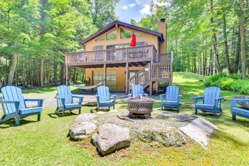 Greentown House | Swim, Hike and Unwind Resort Cabin in Lake Ariel!