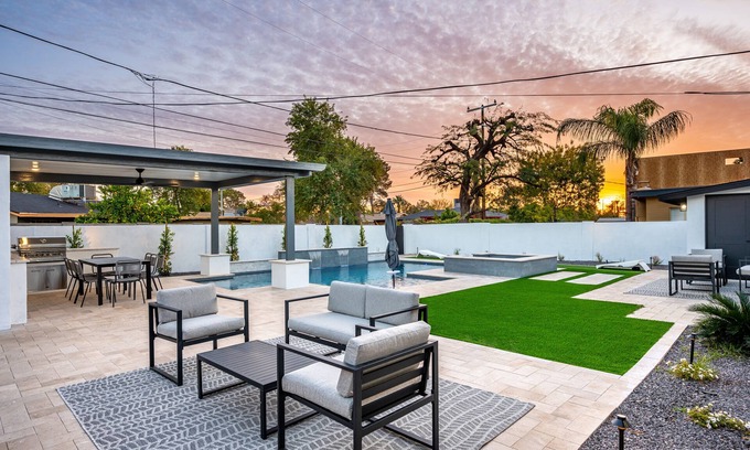 Southwest Village House | Swim up to cooking & entertainment, play corn hole, and relax by the fire at Cascada