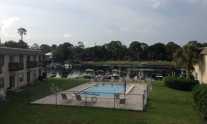 Springs at Kings Bay Condo | Swim with manatees, fish, scallops or just relax!