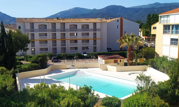 Argeles Plage Apartment | Swimming pool and sea apartment 5 minutes away 2 stars
