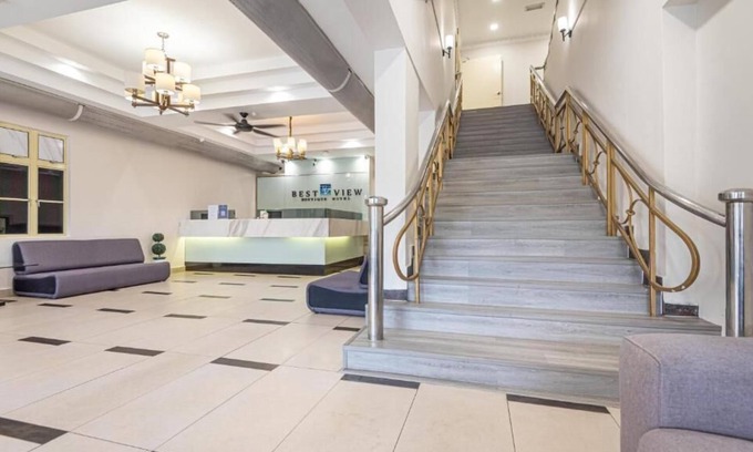 Subang Jaya Hotel | Swing & Pillows at USJ Taipan