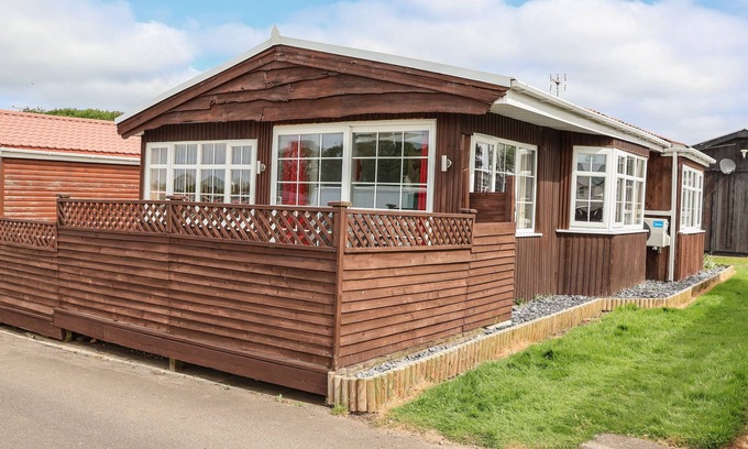 Bridlington Cottage | SWISS COTTAGE, pet friendly, country holiday cottage in Bridlington