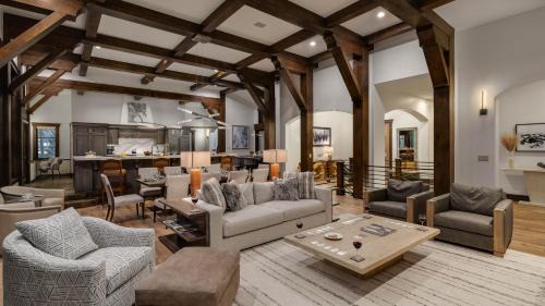 The Highlands House | Switchback Lodge