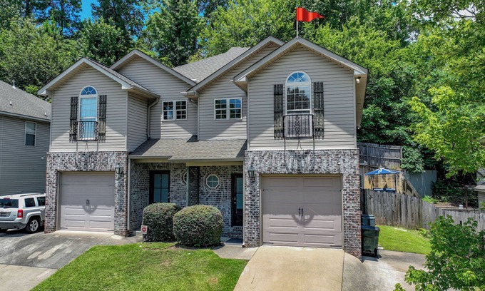 Tuscaloosa House | T-Town Getaway! - Book now for Football Season! [#124863]