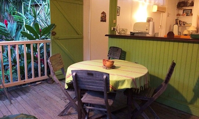 Deshaies Apartment | T2 air-conditioned DAKOTA, DESHAIES, 350m from Grande Anse beach, 2/4 people, kitchen, bathroom