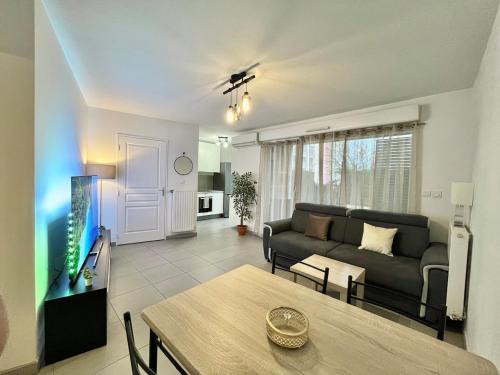 Decines-Charpieu Apartment | T2 cosy avec parking - Goupama Stadium LDLC Arena