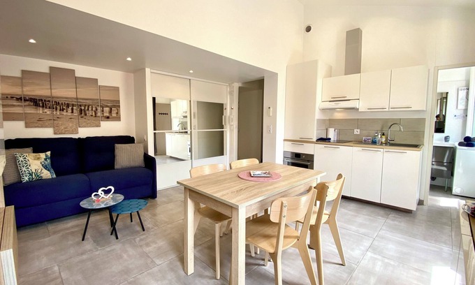 Sanary-sur-Mer Apartment | T2 entirely new in the middle of the alleys (Gd comfort: 2SDB, 2 WC)