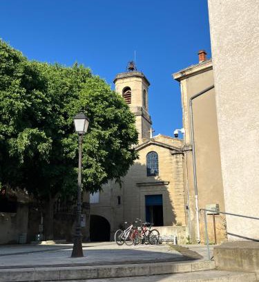 Saint-Jean-de-Vedas Apartment | T2 sur la place du village proche Mer et Montpellier