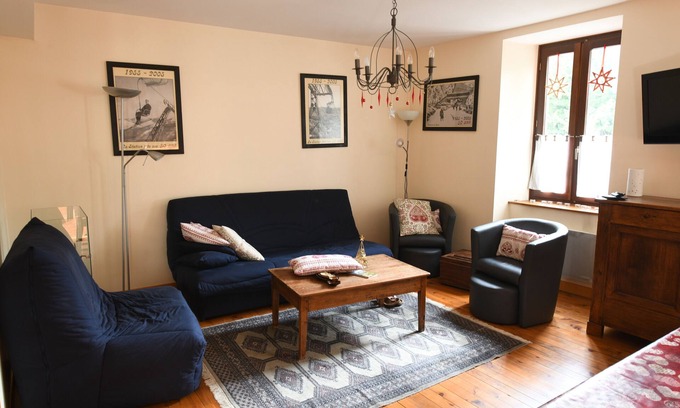 Ax-les-Thermes Apartment | T4 in 6-person house, near town center, thermal baths and ski lift.