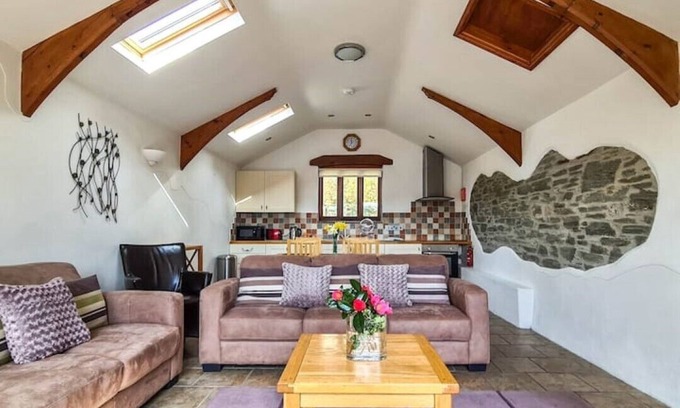 Fivelanes Cottage | Ta Mill Dairy Cottage in a Stunning Retreat