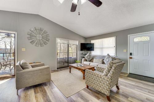 Golden House | Table Rock Lake Home with Lake Access and Views