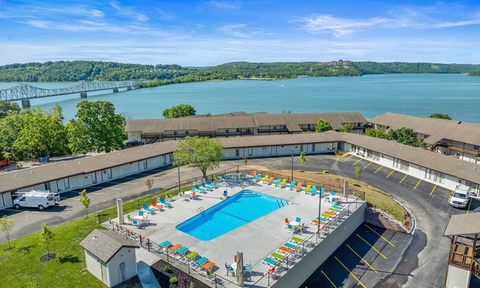 Kimberling City Condo | Table Rock Lake Fun This Fall - Kimberling City