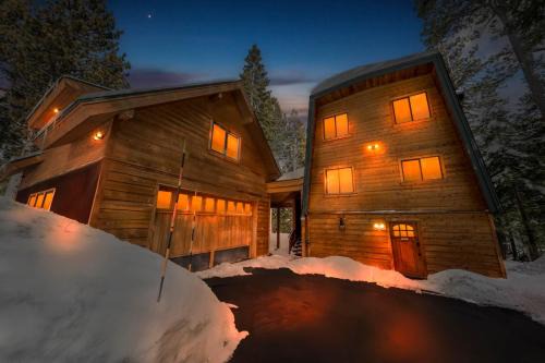 Talmont House | Tahoe City Retreat - For 8