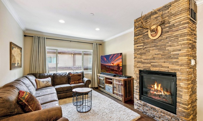 South Lake Tahoe House | Tahoe Woods #502 at Stateline - Lake, Heavenly Village, Slopes, A/C