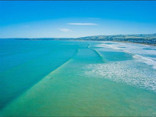 Middleton House | Tahren Beachfront Shack Wifi - Pet-friendly
