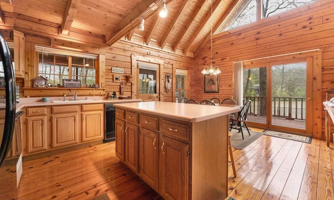 Sparta Cabin | Take it easy at this unique, tranquil, and shorefront getaway.